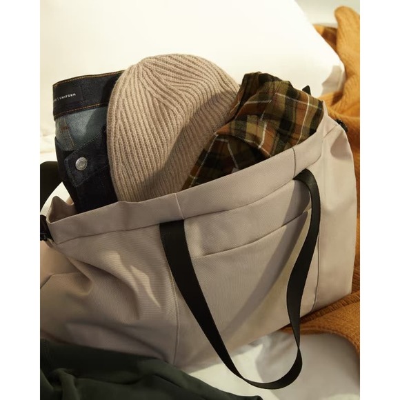 Everlane Warm Charcoal The ReNew Transit Weekender - Picture 9 of 9